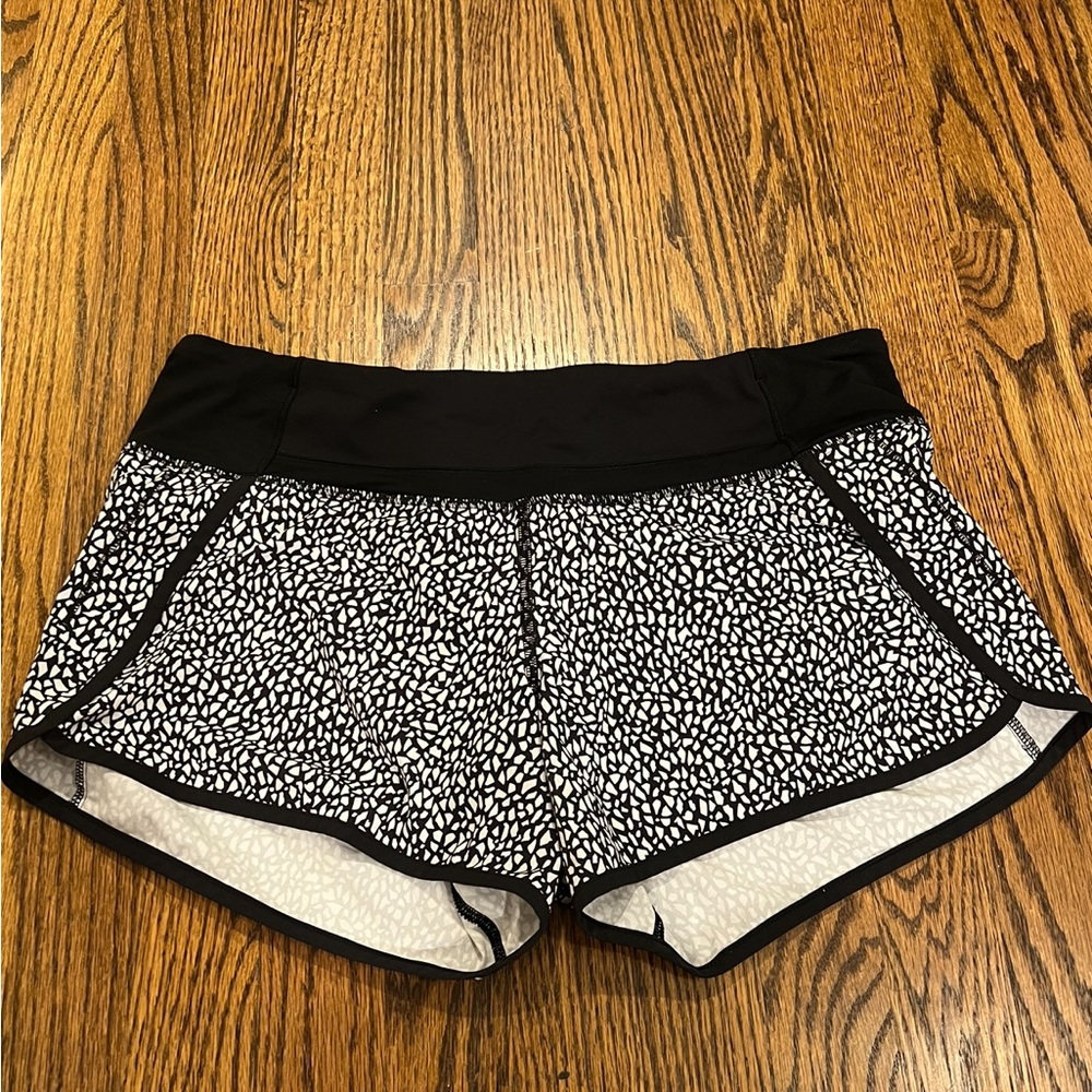 LULULEMON athletic shorts great condition
